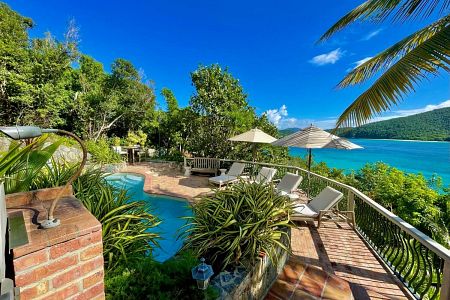 Poolside grill and ice maker