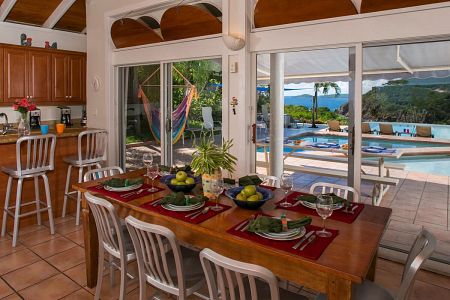 villa living area and kitchen