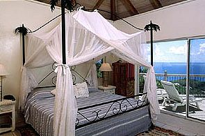 villa bedroom